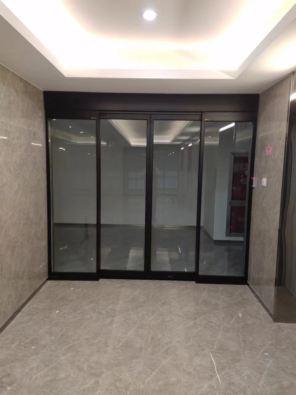 泉山区玻璃伸缩门